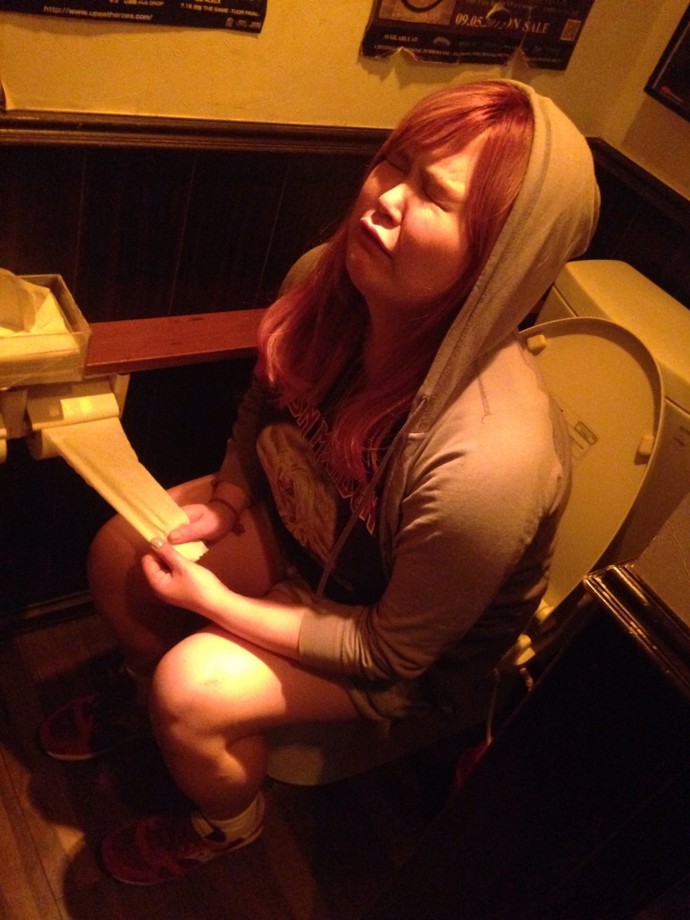 「バンドT、rock、IRON MAIDEN、胃腸が弱いデブ、赤髪、渋谷、肥満、saucony、うんこ、YouTuber」｜「IRON MAIDENのアイテム（タンクトップ、ブラック系）」を使った、OMUSUBI at ROCKさん（レディース・169cm）の夏コーディネートの1枚目の写真