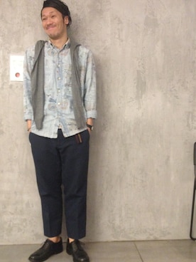 「NANO universe（ナノユニバース）のアイテム（ニット/セーター、グレー系）」を使った、嶺山 将也さん（メンズ・171cm）の夏コーディネート