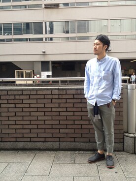 「NANO universe（ナノユニバース）のアイテム（シャツ/ブラウス、ブルー系）」を使った、嶺山 将也さん（メンズ・171cm）の夏コーディネート