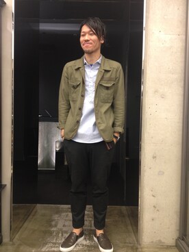 「FABIO RUSCONI（ファビオルスコーニ）のアイテム（その他シューズ、グレー系）」を使った、嶺山 将也さん（メンズ・171cm）の夏コーディネート