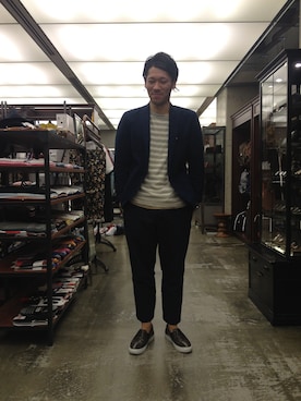 「FABIO RUSCONI（ファビオルスコーニ）のアイテム（その他シューズ、グレー系）」を使った、嶺山 将也さん（メンズ・171cm）の夏コーディネート