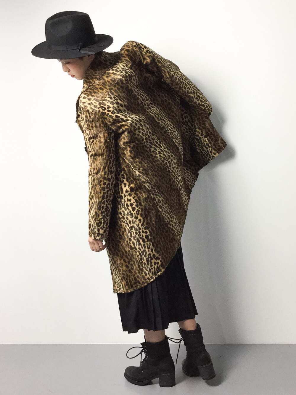 阿久津友里さんの「Leopard Pea Coat 【2915-670】（Bilitis dix-sept ans）」を使ったコーディネート
