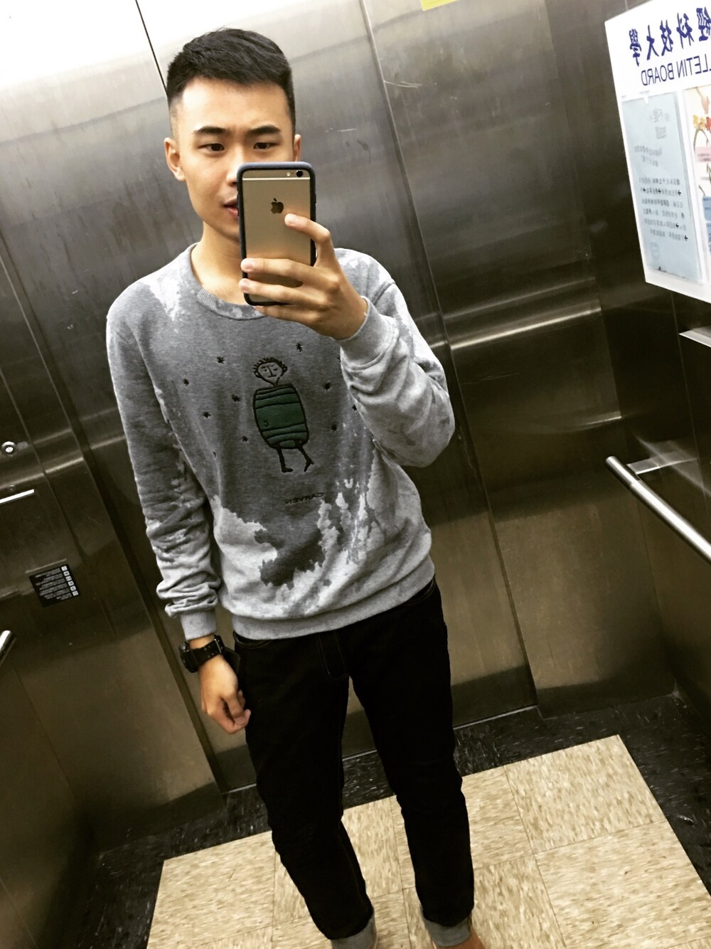 「carven、rainy、G-SHOCK、MUJI、school」｜「CARVENのアイテム（スウェット、シルバー系）」を使った、Yochenさん（メンズ・174cm）の秋コーディネートの1枚目の写真