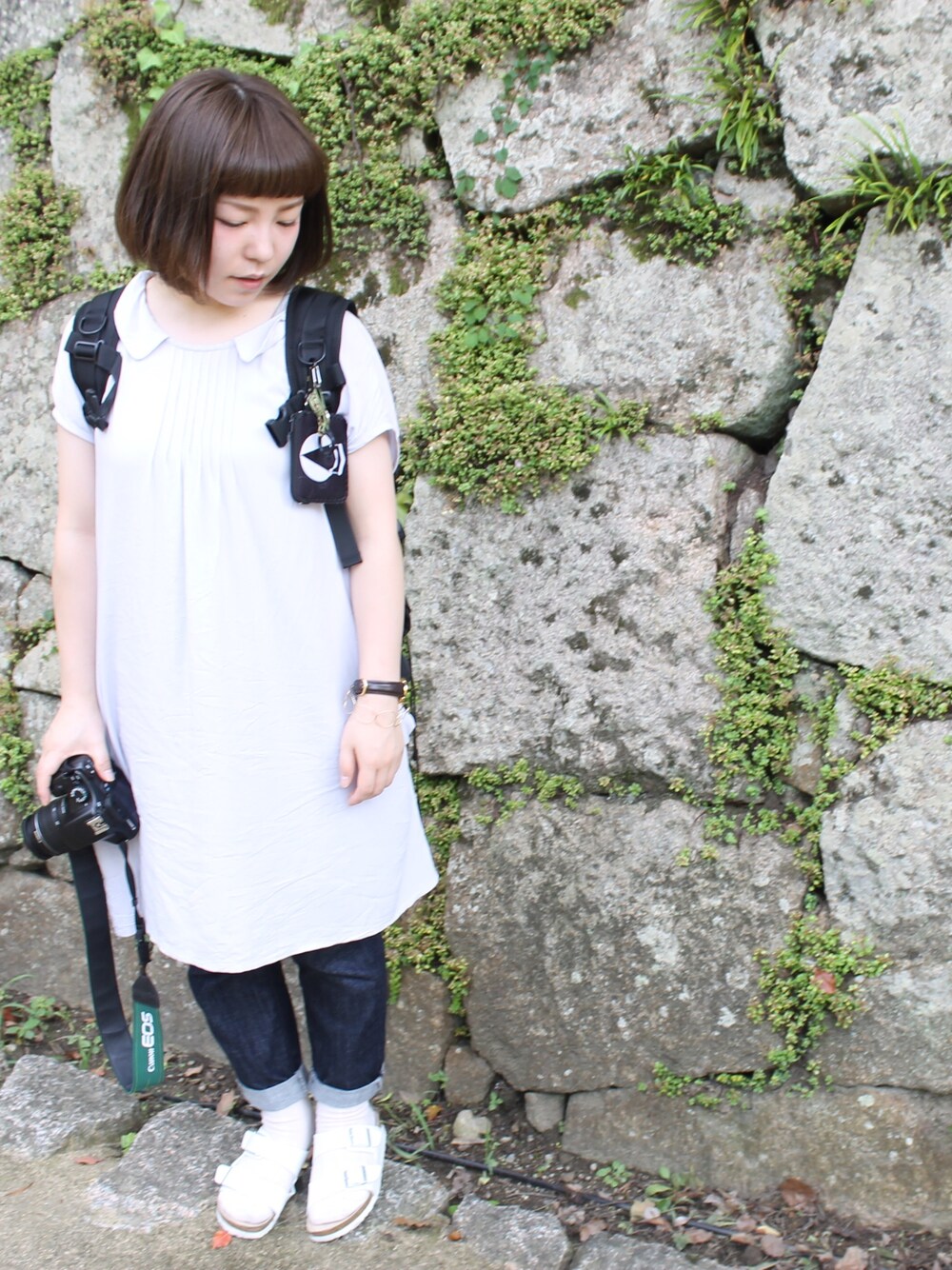「岡山、城、旅行、ワンピース×デニム、ワンピース、デニム、サンダルに靴下、サンダル」｜「BIRKENSTOCKのアイテム（サンダル、ホワイト系）」を使った、おおのさん（レディース・149cm）の夏コーディネートの1枚目の写真