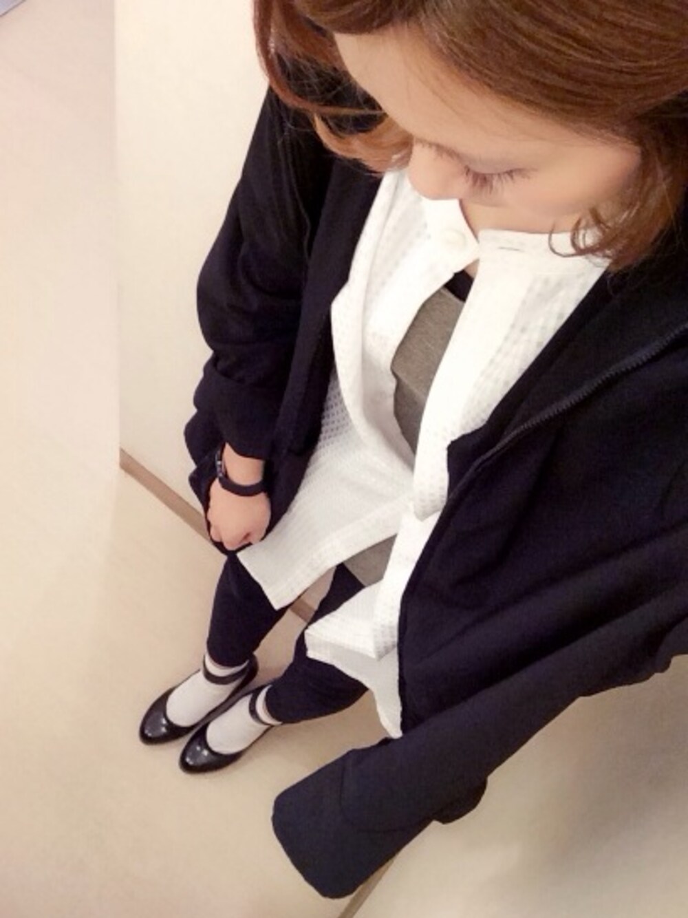 「モノトーン」｜「USA古着のアイテム（シャツ/ブラウス、ホワイト系）」を使った、manatasさん（レディース・164cm）の春コーディネートの1枚目の写真