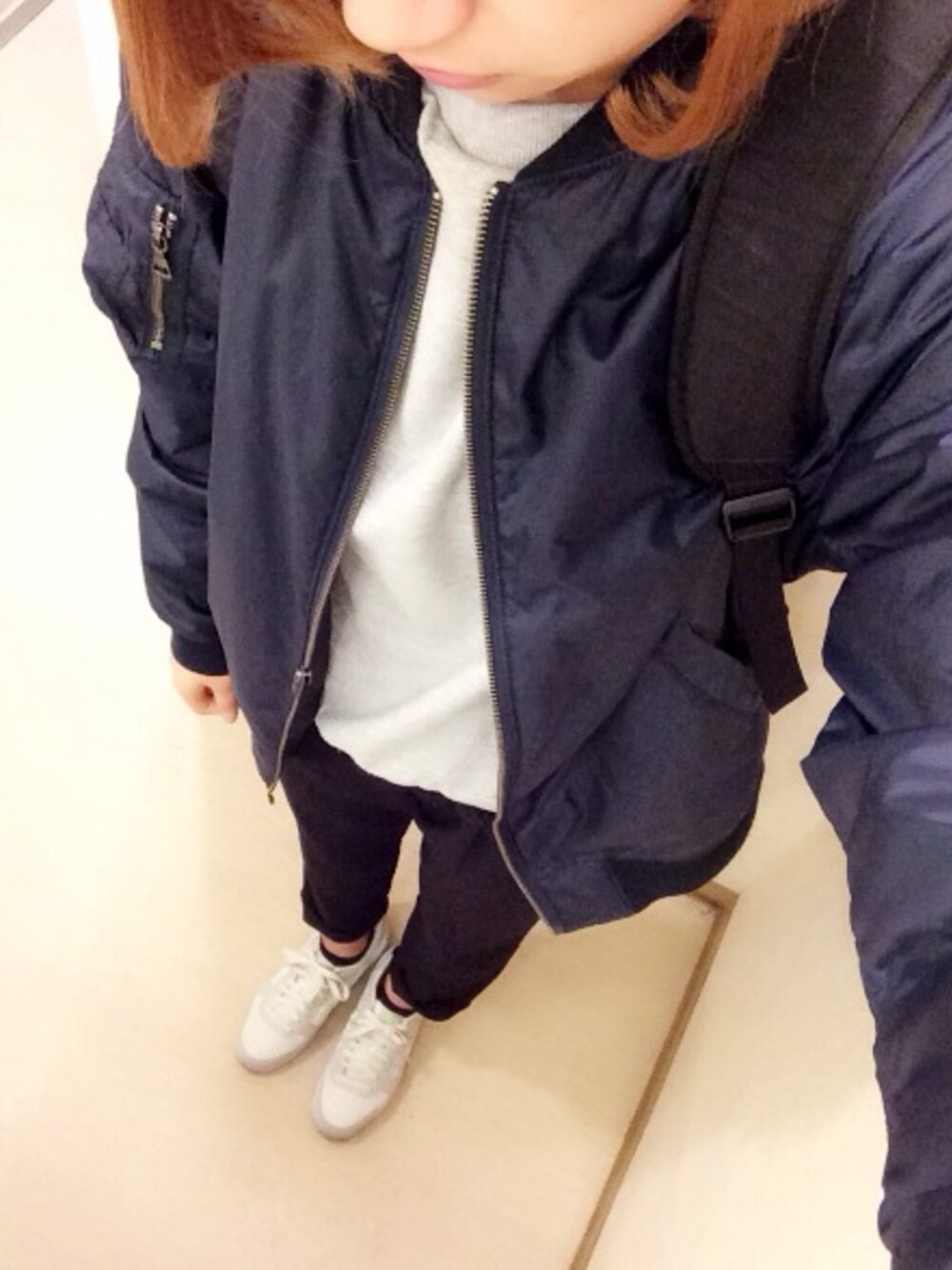 「ナイキ、ジニコ、MA-1、リュック、バックパック」｜「NIKE SPORTSWEARのウィメンズ ナイキ ジニコ NIKE WMNS GENICCO 644451-013/018/417（スニーカー、グレー系）」を使った、manatasさん（レディース・164cm）の春コーディネートの1枚目の写真
