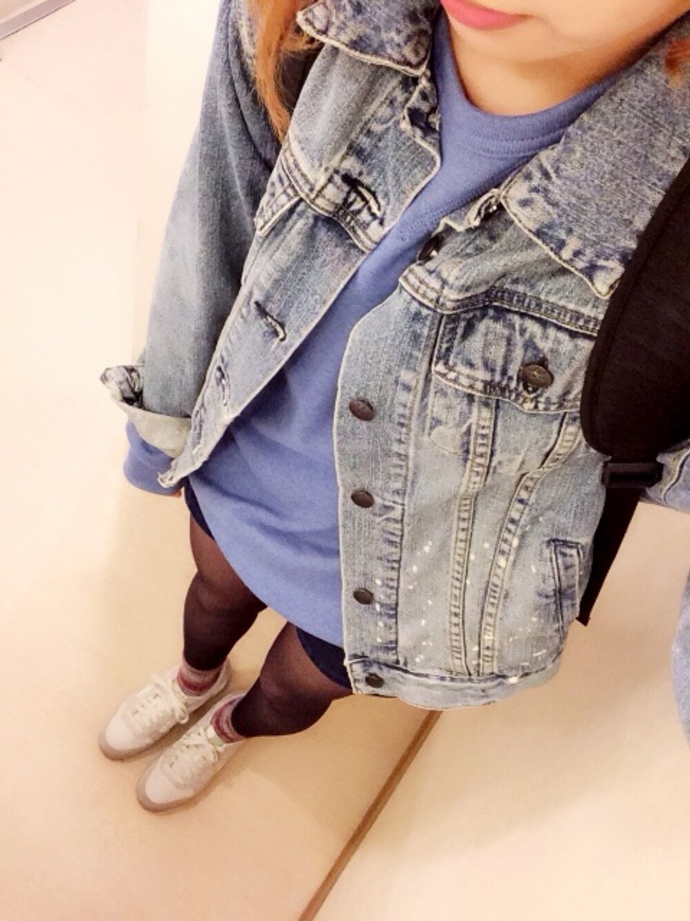 「デニム オン デニム、スウェット、ナイキ、SPAO、韓国ブランド」｜「SPAOのアイテム（スウェット、ブルー系）」を使った、manatasさん（レディース・164cm）の春コーディネートの1枚目の写真