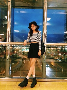 「MONKI（モンキ）のアイテム（イヤリング）」を使った、Chaelia さん（レディース・165cm）の秋コーディネート