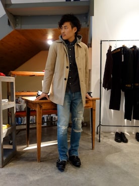 「N.HOOLYWOOD（N.ハリウッド）のアイテム（ステンカラーコート）」を使った、ONEPAIRさん（メンズ・173cm）の冬コーディネート