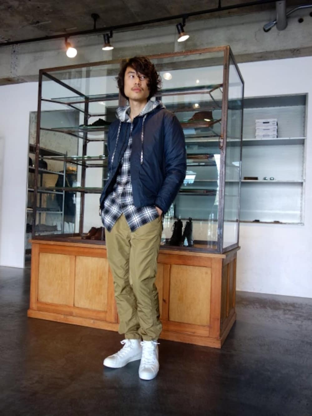 N.HOOLYWOODのノーカラージャケットを使った人気ファッション