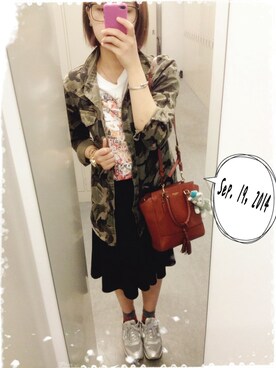 「STUSSY（ステューシー）のアイテム（Tシャツ/カットソー、ホワイト系）」を使った、Ginnyさん（レディース・162cm）の秋コーディネート