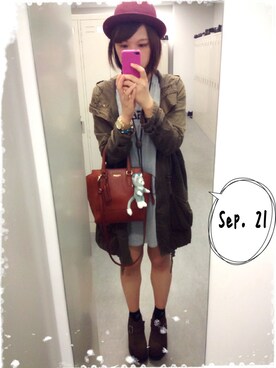 「earth music&ecology（アースミュージックアンドエコロジー）のアイテム（Tシャツ/カットソー、グレー系）」を使った、Ginnyさん（レディース・162cm）の秋コーディネート