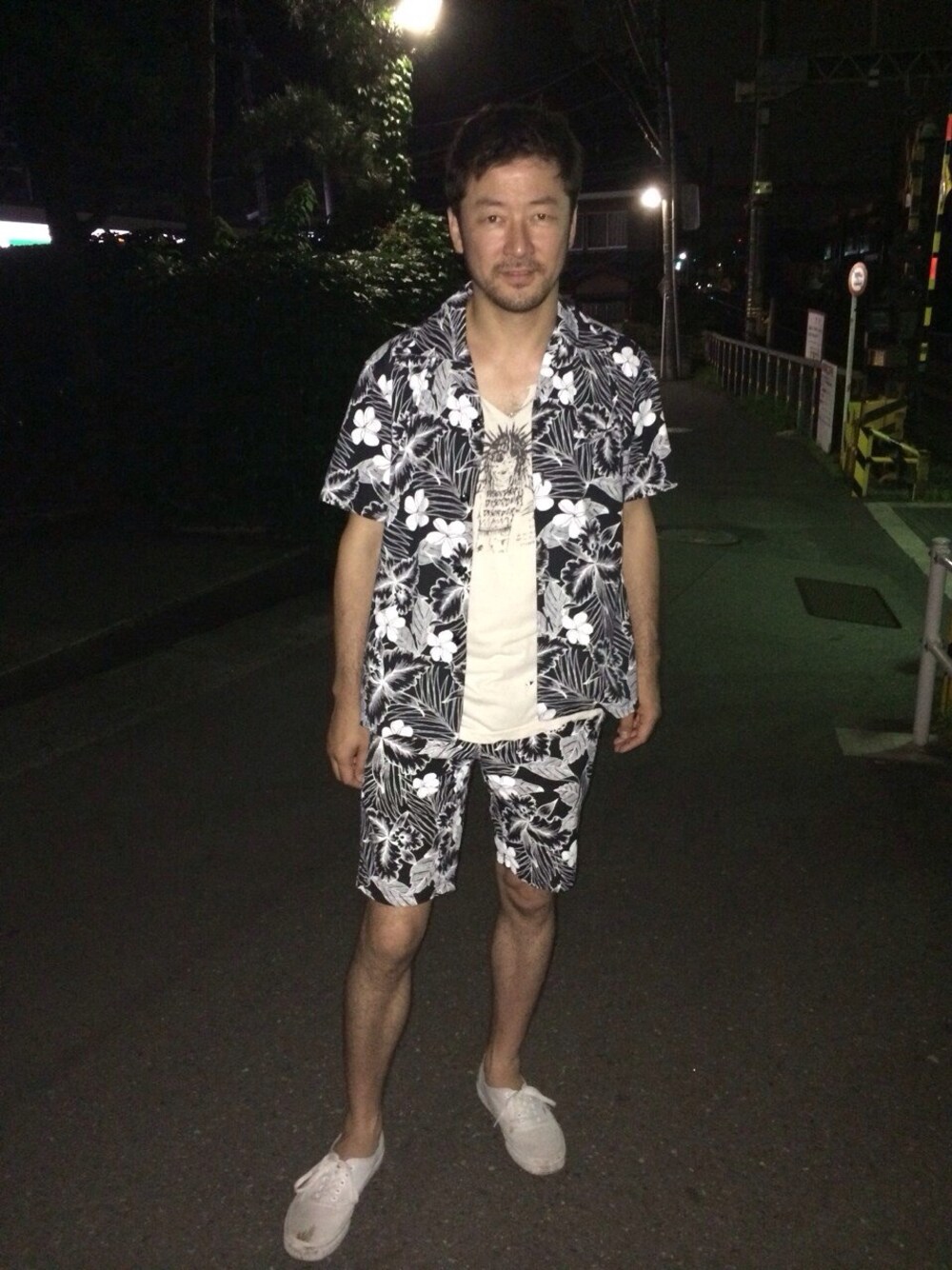 「セットアップ、夏、リゾートスタイル」｜「NAISSANCEのアイテム（シャツ/ブラウス、ブラック系）」を使った、TADANOBUASANO さん（メンズ・177cm）の夏コーディネートの1枚目の写真