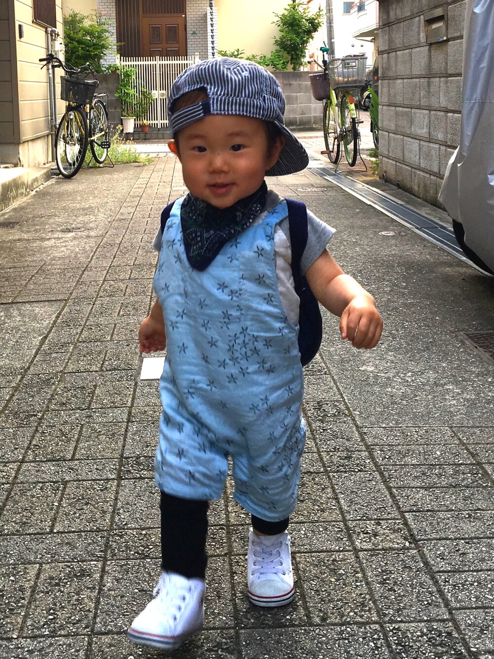 「夏コーデ、シンプルスタイル」｜「OLD NAVYのアイテム（オールインワン・サロペット、ブルー系）」を使った、たぁくんさん（メンズ・180cm）の夏コーディネートの1枚目の写真