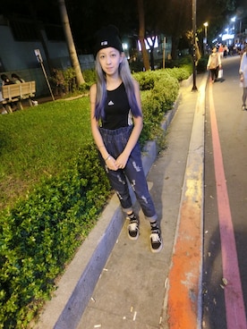 「JOYRICH（ジョイリッチ）のアイテム（ソックス/靴下、ブラック系）」を使った、戴宜庭さん（レディース）の夏コーディネート