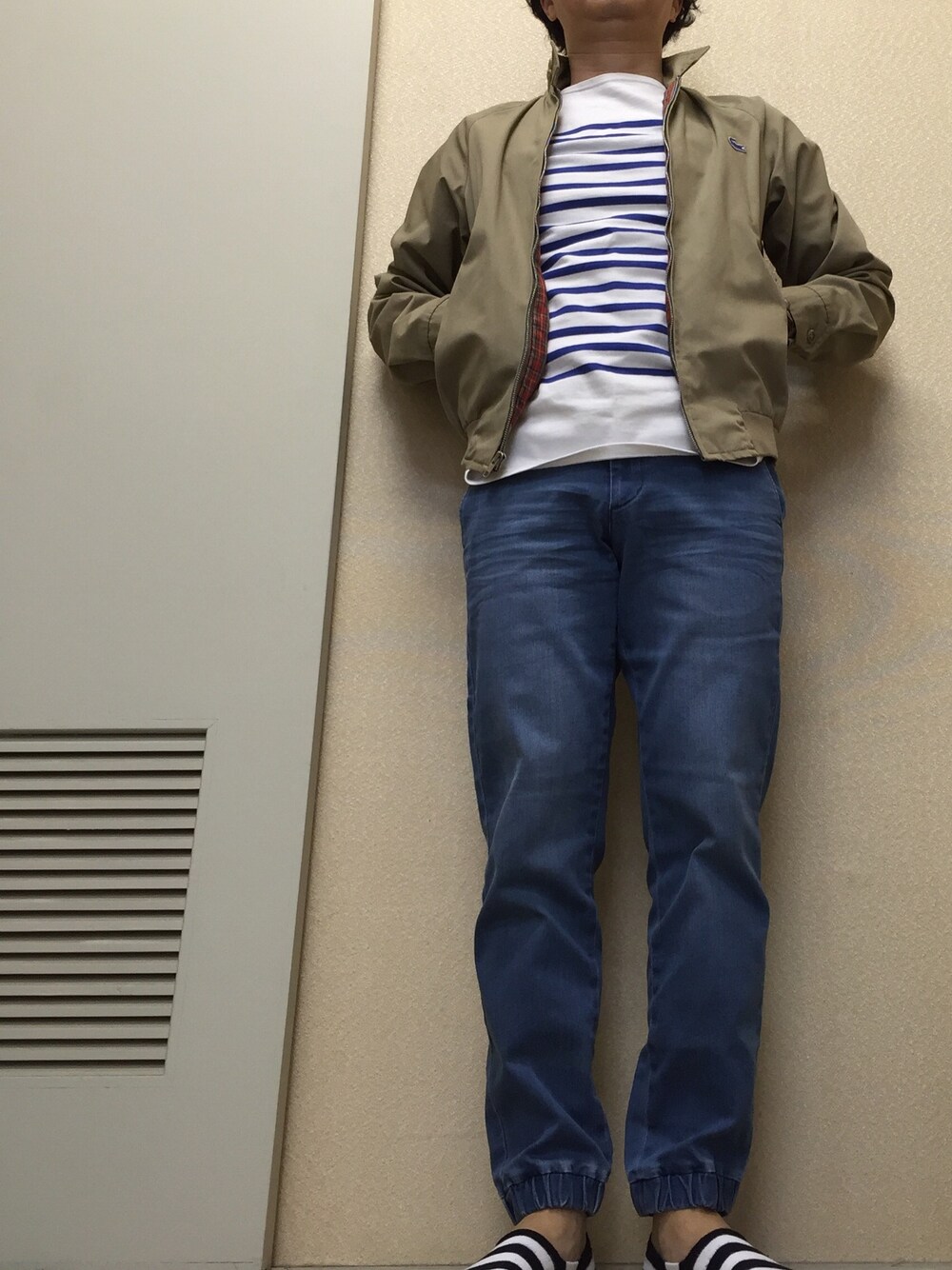 「ボーダー、ジョガーパンツ、白スニーカー、WEARパパ部」｜「EDIFICEのSAINT JAMES NAVAL BORDER（Tシャツ/カットソー、ブルー系）」を使った、moooonさん（メンズ・165cm）の春コーディネートの1枚目の写真