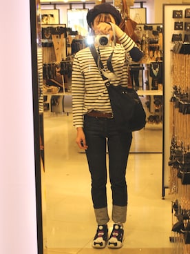「A.P.C.（アーペーセー）のアイテム（デニムパンツ、ブルー系）」を使った、mikaさん（レディース・159cm）の春コーディネート