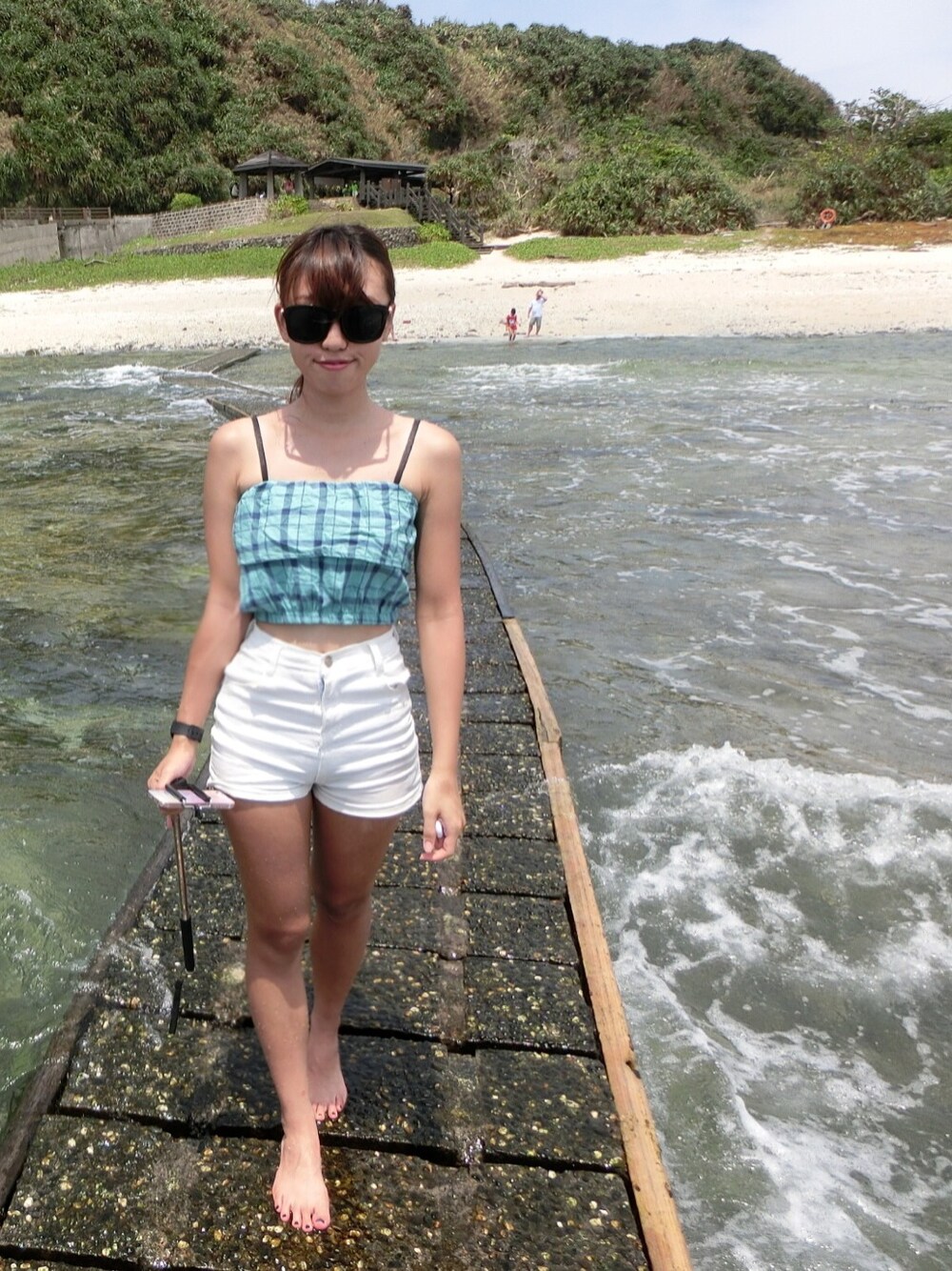 「綠島」｜「koreaのアイテム（サングラス、ブラック系）」を使った、monkibbbさん（レディース・152cm）の夏コーディネートの1枚目の写真