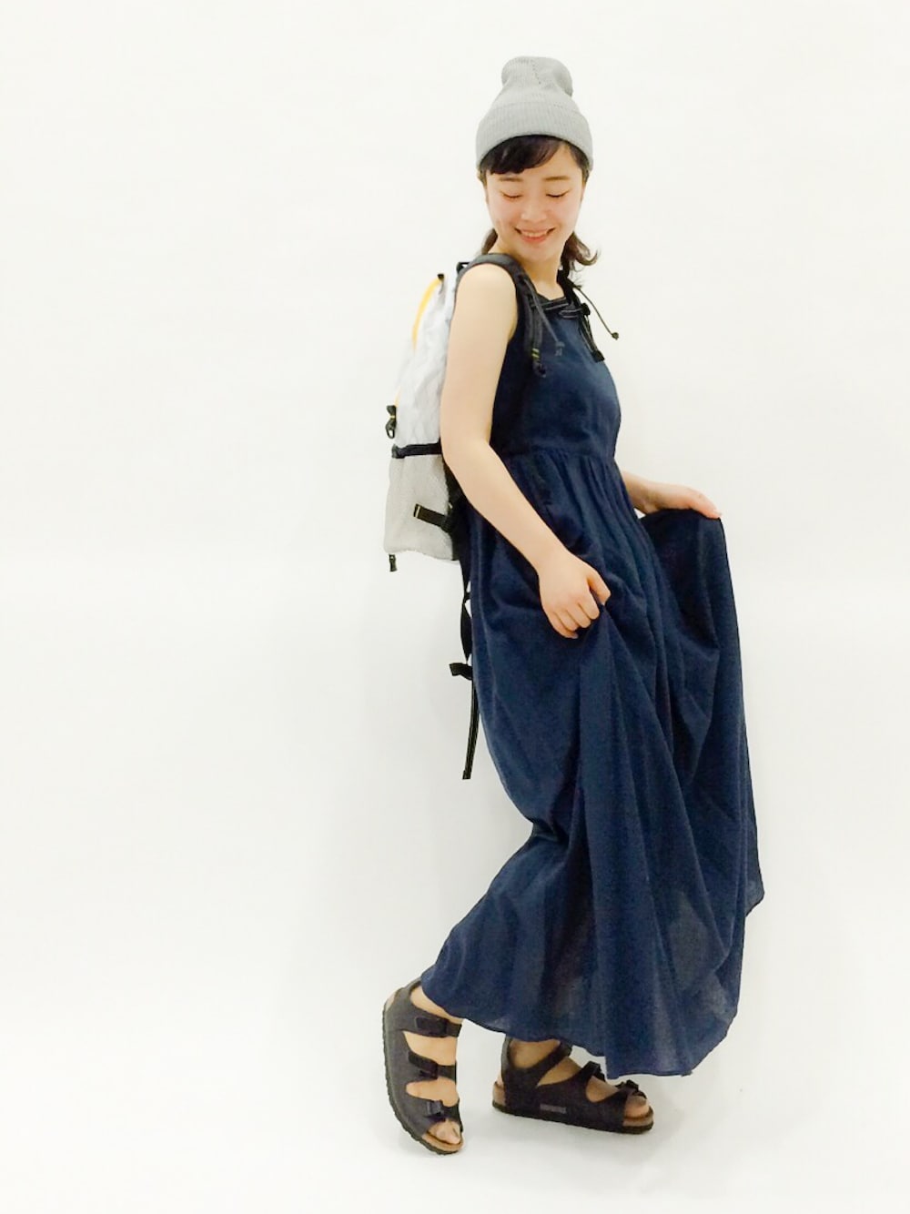 「コラボ、ZOZO、ビルケンシュトック、WILDTHINGS、and wander、グラディエーター」｜「BEAMS LIGHTS Women'sのBEAMS LIGHTS / ボイルノースリーブ マキシワンピース（ワンピース、ブルー系）」を使った、クボヤさん（レディース・157cm）の春コーディネートの1枚目の写真
