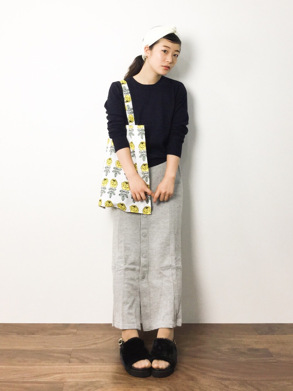 「ファー、ニット、marimekko、マリメッコ、もこもこ、前ボタンスカート、ZOZO夏セール2015」｜「JOURNAL STANDARDのAMERICA クルーネックプルオーバー_#（ニット/セーター、ブルー系）」を使った、クボヤさん（レディース・157cm）の夏コーディネートの1枚目の写真
