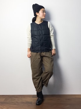 「ツイードパンツ」｜「アイテム（ニットキャップ/ビーニー）」を使った、クボヤさん（レディース・157cm）の秋コーディネート
