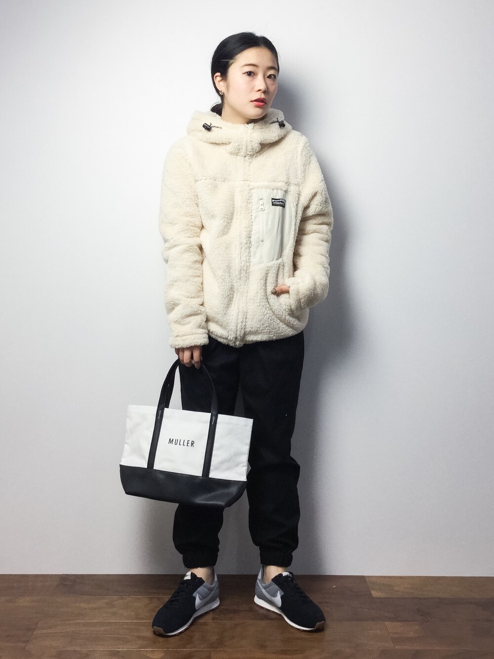 「min@RNAのL9632 WフェイスボアZIP UP フードカーデ（カーディガン/ボレロ、ベージュ系）」を使った、クボヤさん（レディース・157cm）の冬コーディネートの1枚目の写真