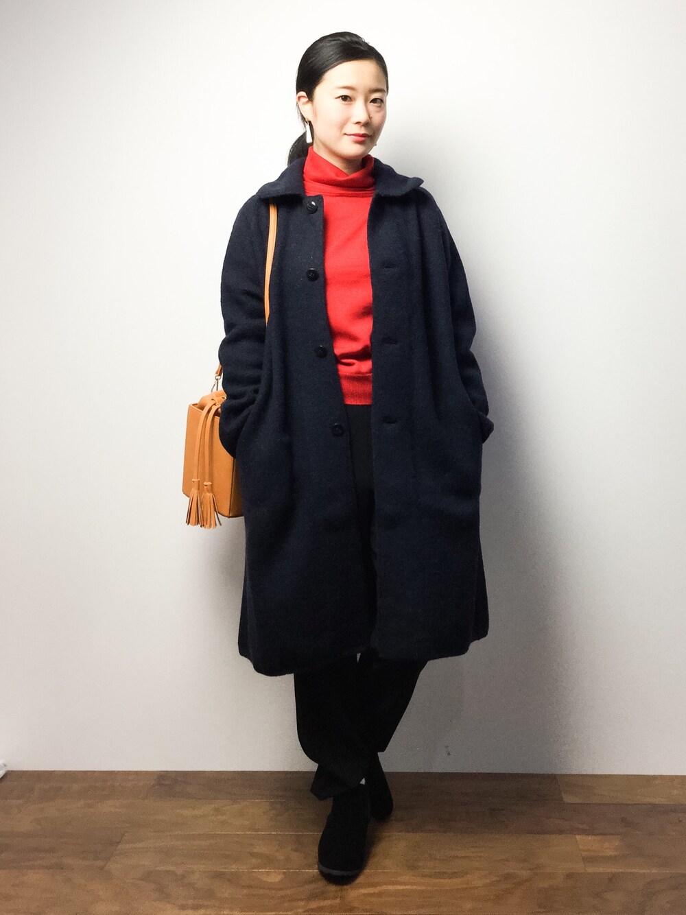 「note et silence のSINFONIA　天竺タートル（ニット/セーター、レッド系）」を使った、クボヤさん（レディース・157cm）の冬コーディネートの1枚目の写真