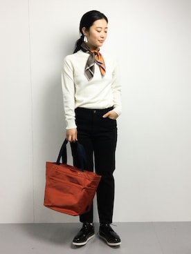 「アイテム（トートバッグ、オレンジ系）」を使った、クボヤさん（レディース・157cm）の冬コーディネート