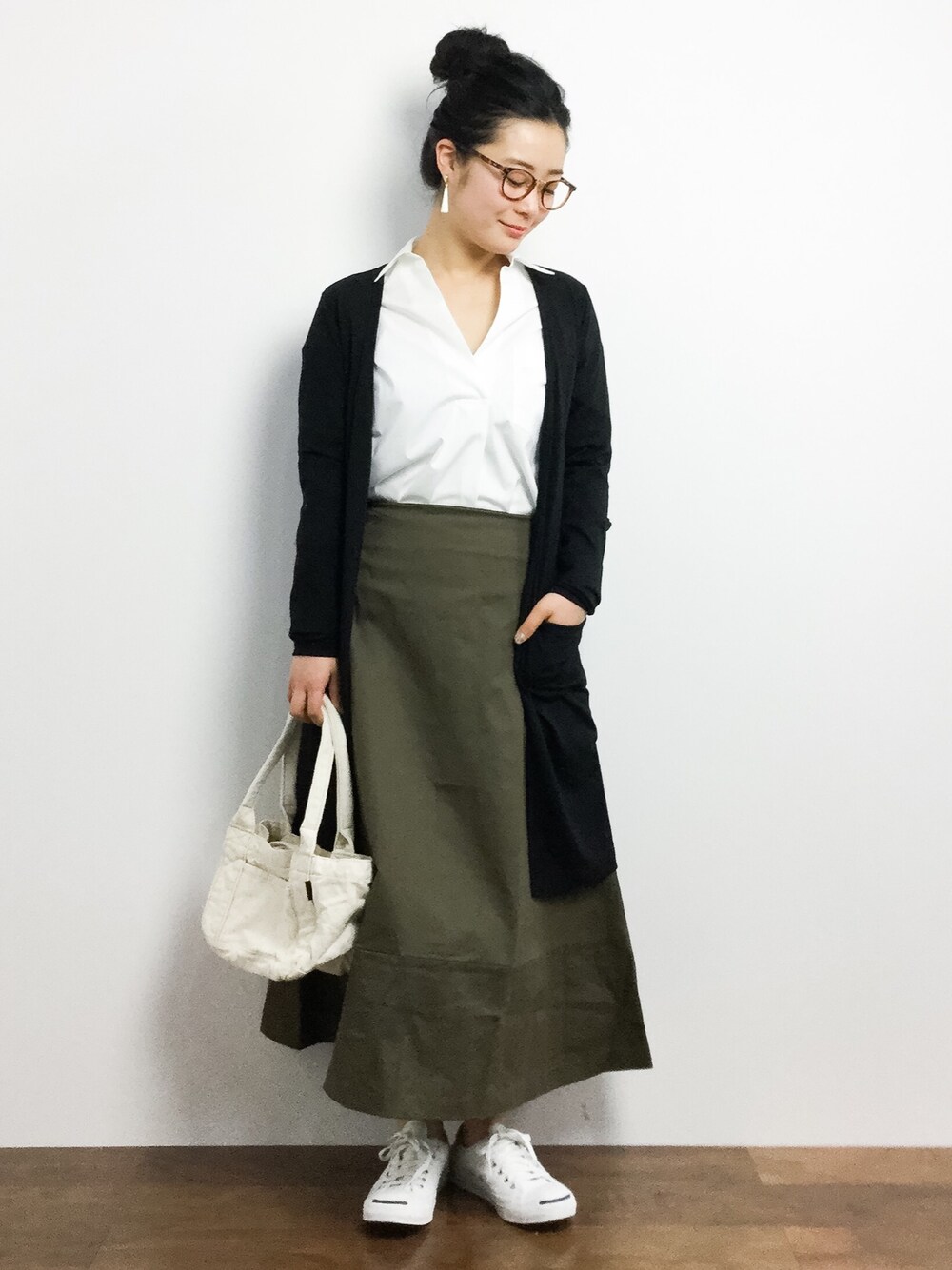 「SLOBE IENAのブロードスキッパーシャツ◆（シャツ/ブラウス、ホワイト系）」を使った、クボヤさん（レディース・157cm）の冬コーディネートの1枚目の写真