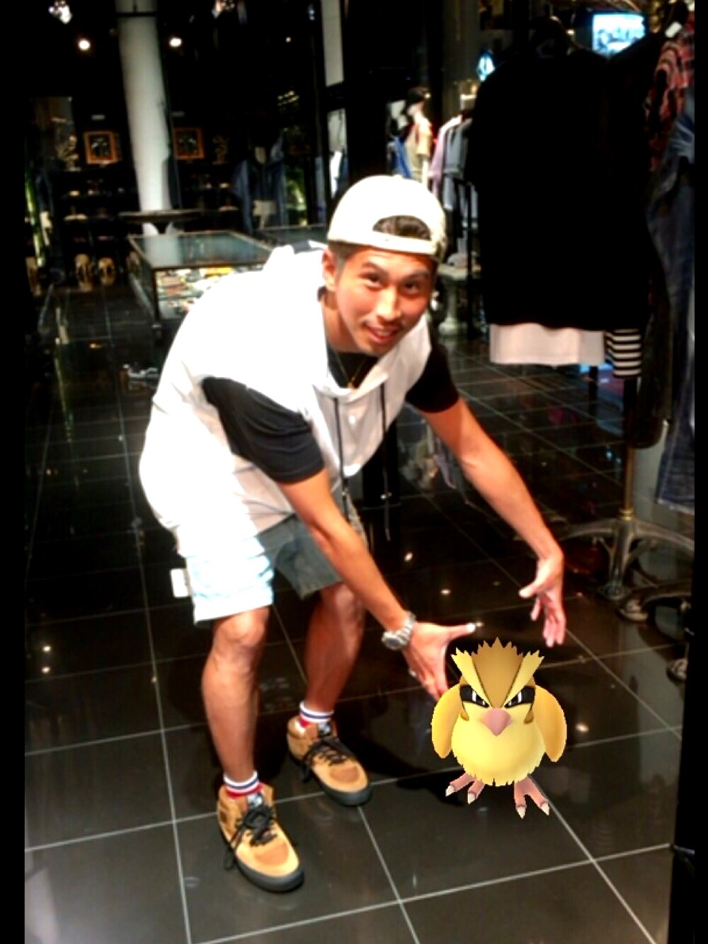 「夏、デニム、ビッグシルエット、レイヤードスタイル、ポケモンGO、gosharubchinskiy、ノースリーブパーカー、ポッポ、Danke schon、ビッグT」｜「DANKE SCHONのDankeSchon/ダンケシェーン/20Line Tape Hoodie S/S（パーカー、ホワイト系）」を使った、よしやす(34歳)さん（メンズ・175cm）の夏コーディネートの1枚目の写真
