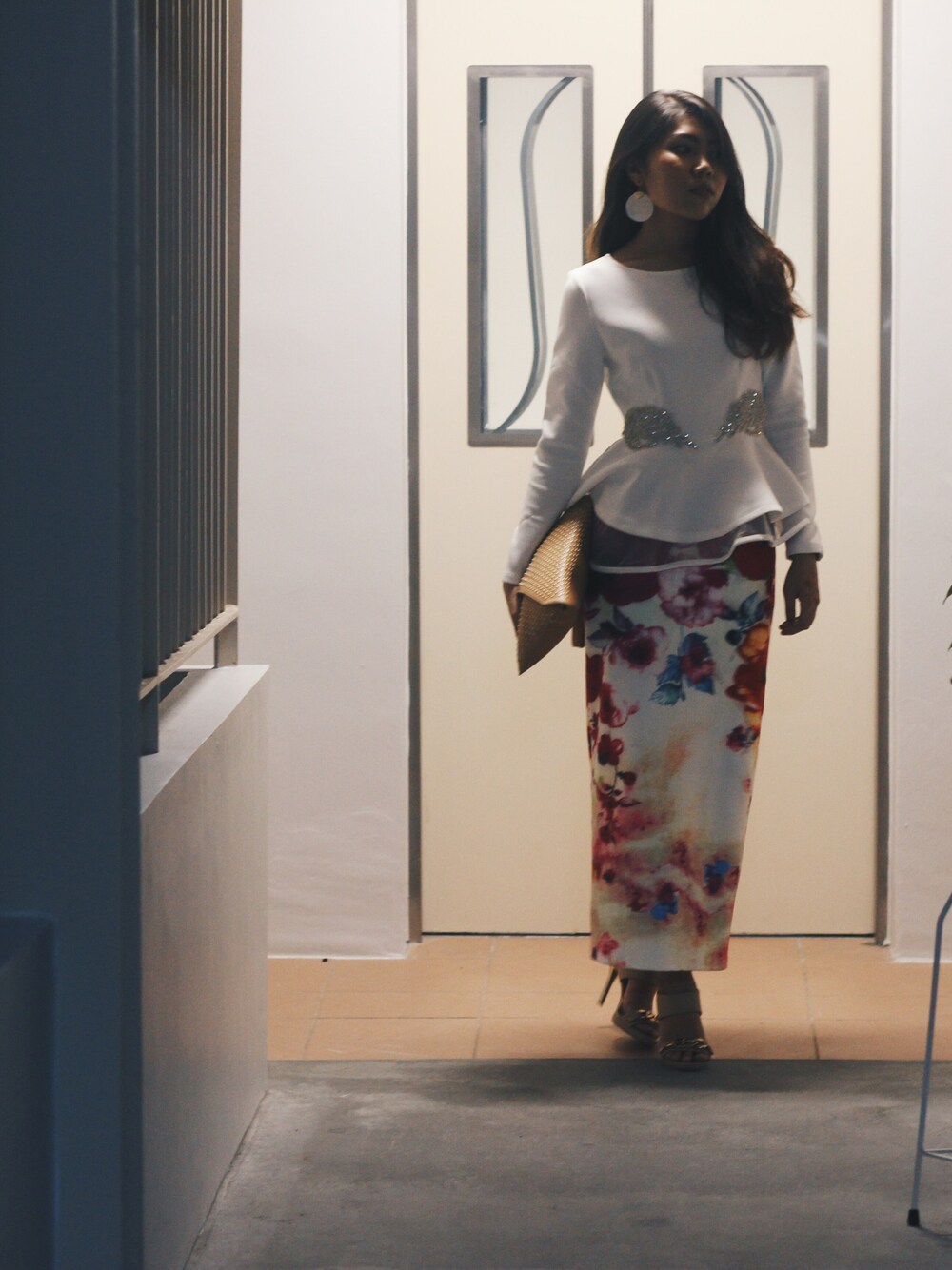 「peplum、raya、Traditional」｜「Zaliaのアイテム（その他トップス、ホワイト系）」を使った、Ami ✨さん（レディース・162cm）の春コーディネートの1枚目の写真