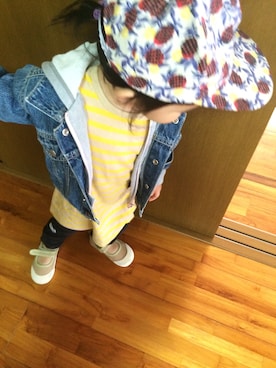 「OSHKOSH（オシュコシュ）のアイテム（デニムジャケット）」を使った、にこり☺︎さん（キッズ・90cm）の春コーディネート