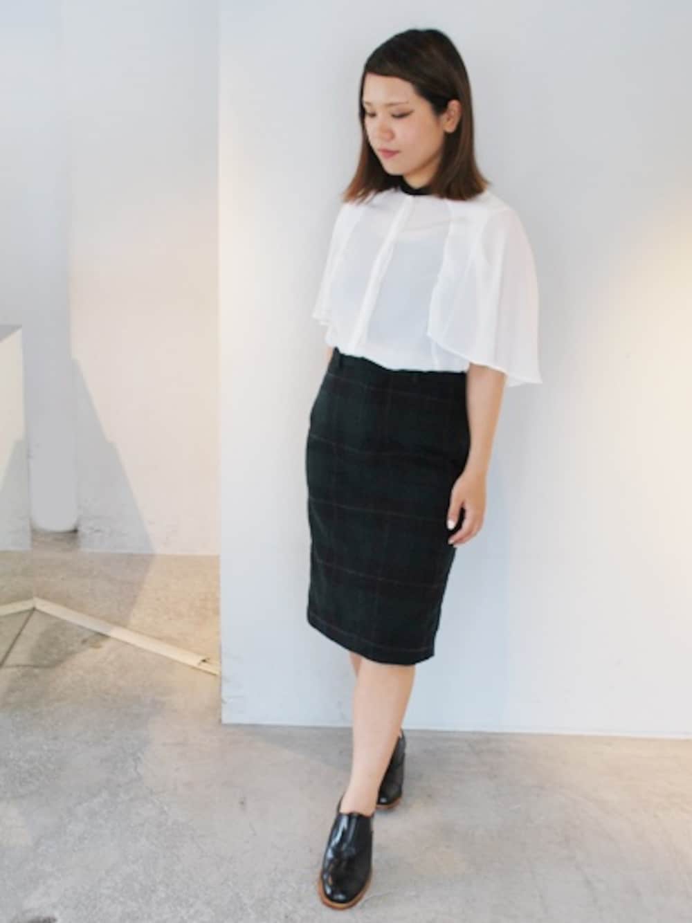 「AKIRA NAKA」｜「AKIRANAKAのアイテム（シャツ/ブラウス、ホワイト系）」を使った、たちゃぴーさん（レディース・152cm）の夏コーディネートの1枚目の写真