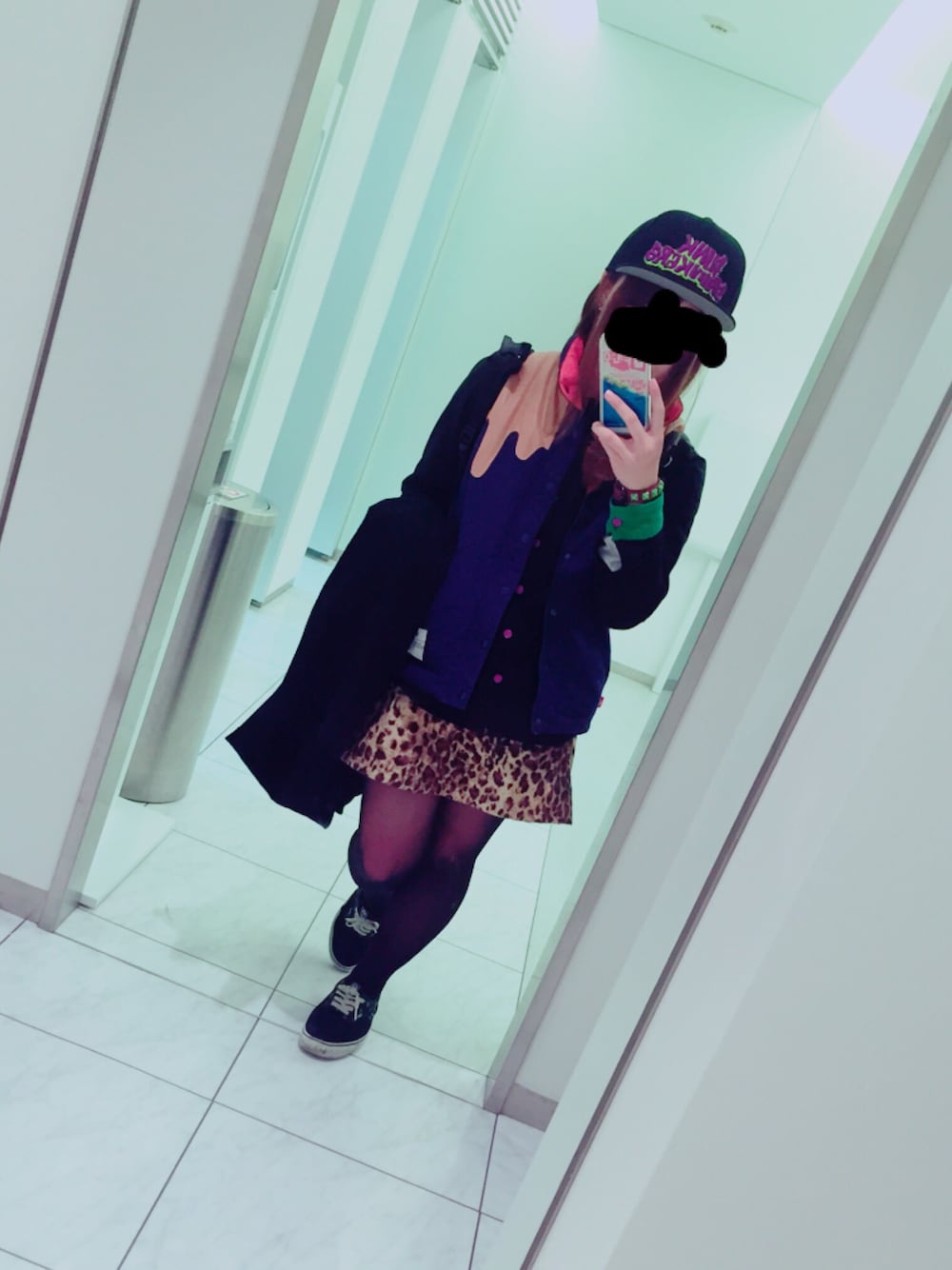 「PUNKDRUNKERS、MAGICAL MOSH MISFITS、VANS、Candy Stripper」｜「PUNK DRUNKERSのアイテム（キャップ、ブラック系）」を使った、あやぴぴぴさん（レディース・152cm）の冬コーディネートの1枚目の写真