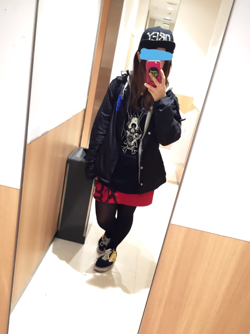 「OBEY、ANARC OF HEX、INDEPENDENT、x-girl、VANS、GU」｜「OBEYのアイテム（キャップ、ブラック系）」を使った、あやぴぴぴさん（レディース・152cm）の冬コーディネートの1枚目の写真