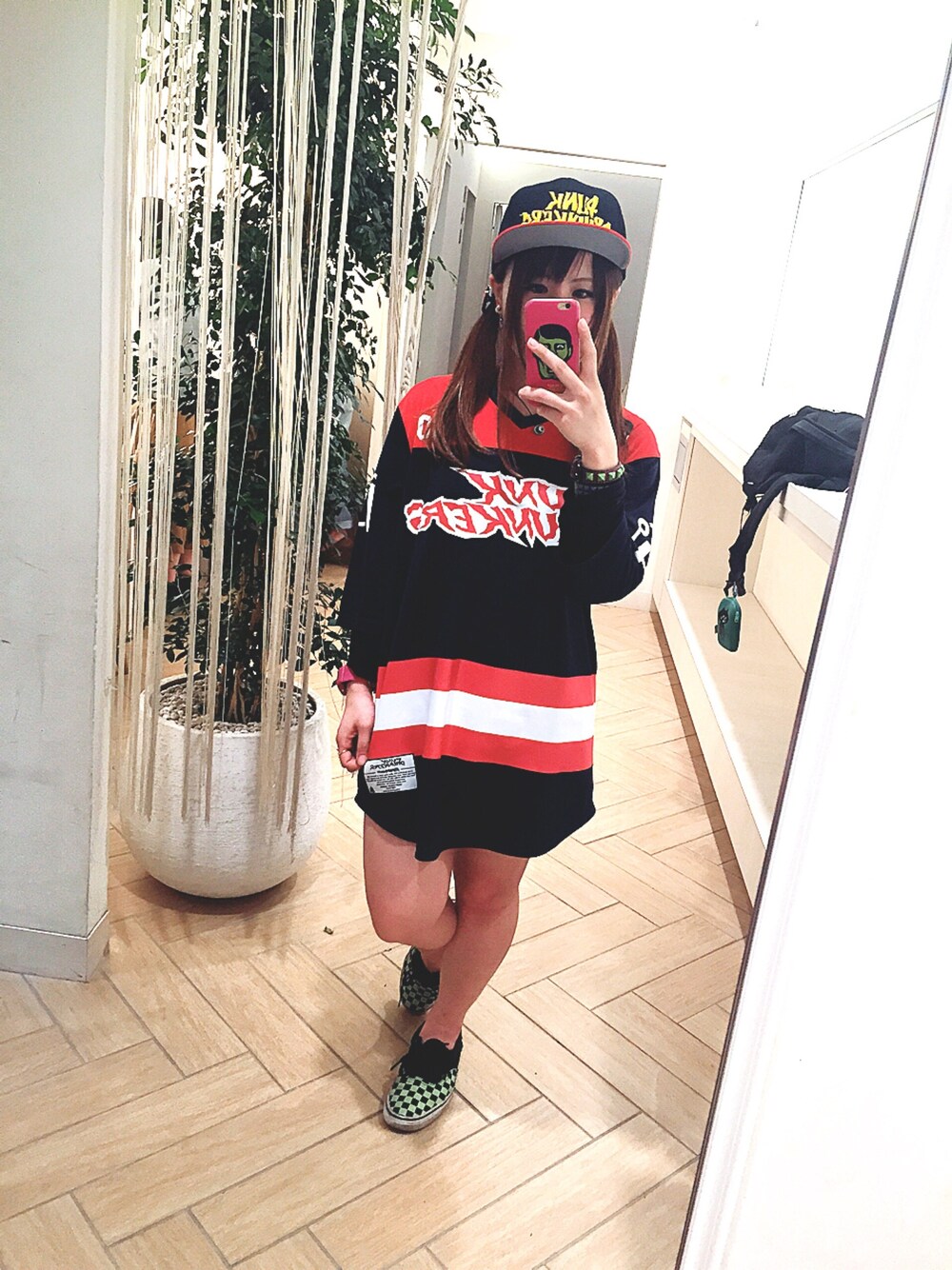「PUNK DRANKERS、パンクドランカーズ、VANS」｜「PUNK DRUNKERSのアイテム（キャップ、ブラック系）」を使った、あやぴぴぴさん（レディース・152cm）の春コーディネートの1枚目の写真