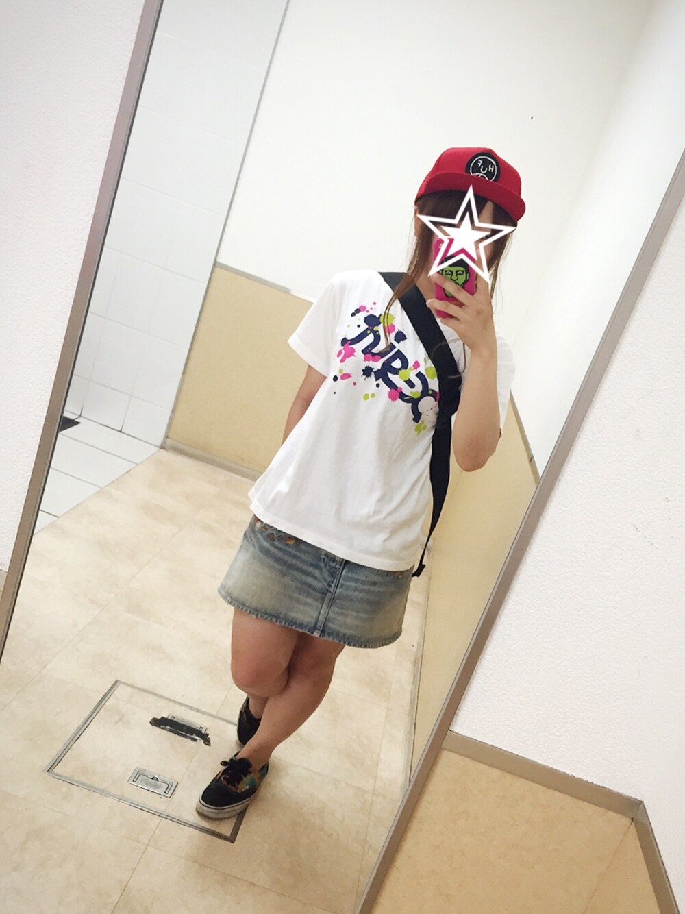 「x-girl、エックスガール、RNA、HUF、キャップ、VANS、スケータースタイル」｜「HUFのアイテム（キャップ、レッド系）」を使った、あやぴぴぴさん（レディース・152cm）の夏コーディネートの1枚目の写真