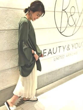 「カーキ×ホワイト」｜「アイテム（サンダル）」を使った、Yuri Katouさん（レディース・162cm）の夏コーディネート