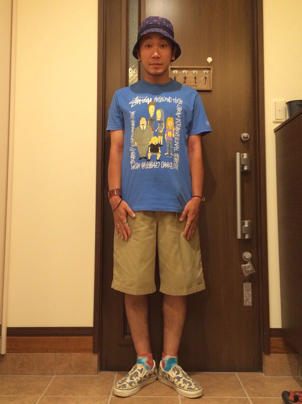 「ビーバスアンドバットヘッド、stussy、パタゴニア、used、VANS、動物園、カジカジ」｜「patagoniaのアイテム（ハット、ブルー系）」を使った、katsu hamaさん（メンズ・172cm）の夏コーディネートの1枚目の写真