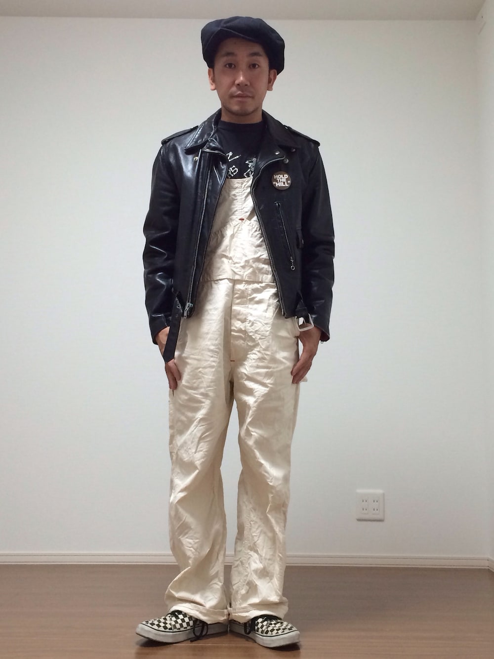「ライダース、ヘラクレス、BICMAC、白オーバーオール、ニューヨークハット、キャスケット、VANS、2nd、カジカジ、vintage」｜「NEW YORK HATのアイテム（キャスケット、ブラック系）」を使った、katsu hamaさん（メンズ・172cm）の秋コーディネートの1枚目の写真