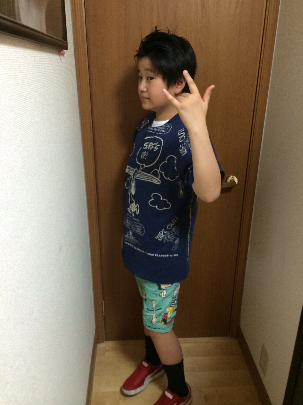 「ブーフーウー、スヌーピー、中学生」｜「BOOFOOWOOのPeanuts夏バンダナ柄半袖Tee 大人（Tシャツ/カットソー、ブルー系）」を使った、小城原颯太さん（キッズ・148cm）の春コーディネートの1枚目の写真