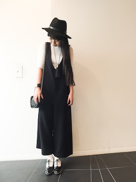 「black」｜「アイテム（つなぎ/オールインワン）」を使った、Narcissus  crystaさん（レディース・160cm）の秋コーディネート