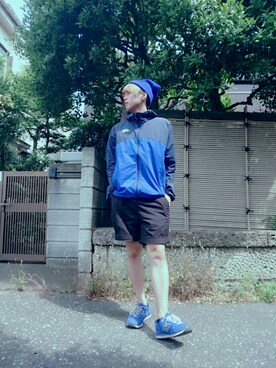 「アイテム（マウンテンパーカー、ブルー系）」を使った、さん（メンズ・166cm）の夏コーディネート