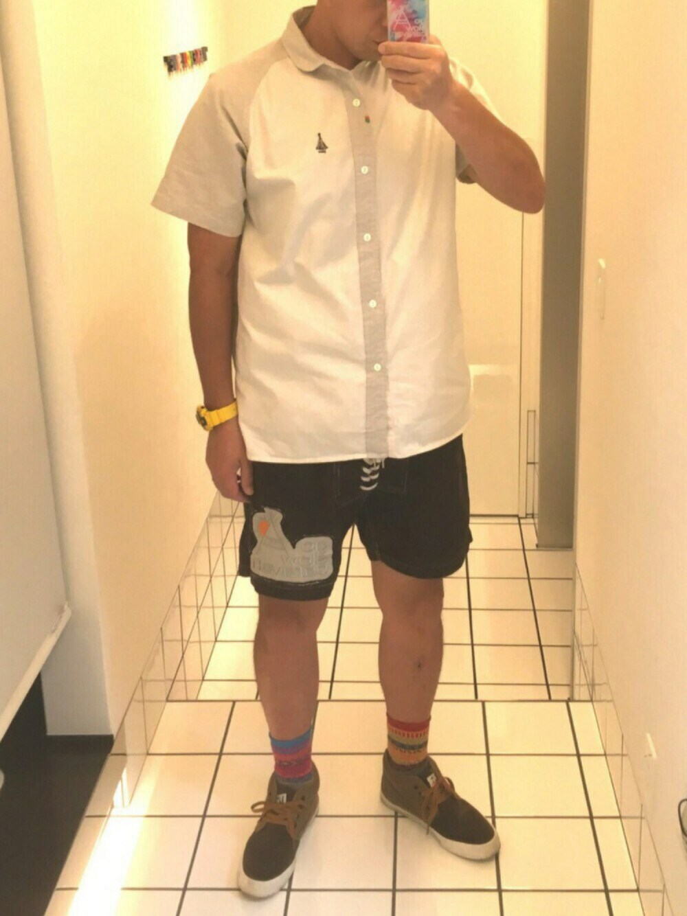 「go slow caravan、CHUMS、atmos、G-SHOCK」｜「go slow caravanのドウショクキリカエラグランストレッチシャツ　（シャツ/ブラウス、ホワイト系）」を使った、流山ＲＥＤＳさん（メンズ・180cm）の秋コーディネートの1枚目の写真