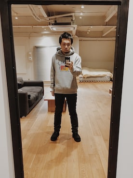 「DOLCE&GABBANA（ドルチェアンドガッバーナ）のアイテム（パーカー）」を使った、ユウスケさん（メンズ・168cm）の秋コーディネート