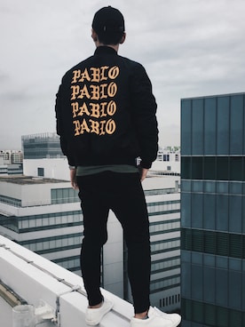 「Saint Laurent」｜「アイテム（ミリタリージャケット）」を使った、Ian Hersheyさん（メンズ・167cm）の冬コーディネート