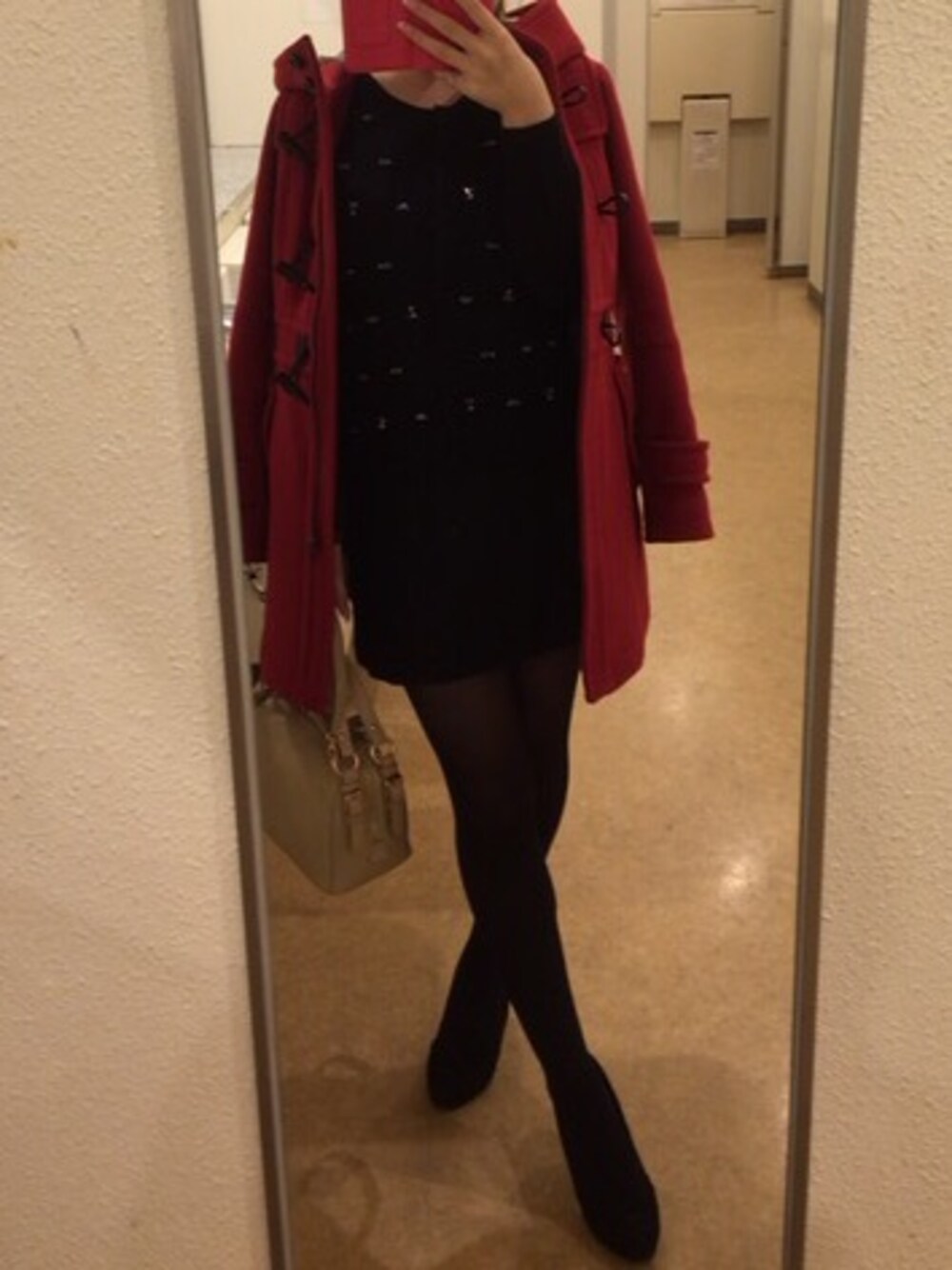 「JILLSTUART、BURBERRY BLUE LABEL、ダッフルコート、DIANA、ツイードスカート、ビジュー」｜「DIANAのアイテム（パンプス、ブラック系）」を使った、hさん（レディース・160cm）の春コーディネートの1枚目の写真