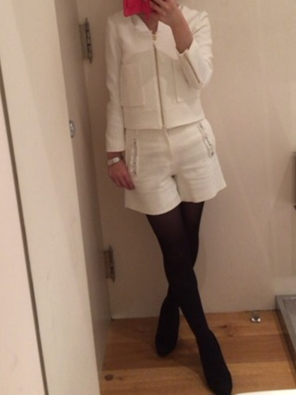 「JILLSTUART、セットアップ、ノーカラージャケット、DIANA、オールホワイト」｜「DIANAのアイテム（パンプス、ブラック系）」を使った、hさん（レディース・160cm）の春コーディネートの1枚目の写真