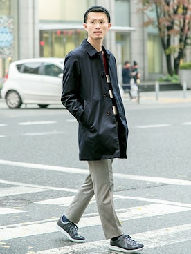 「グレーパンツ」｜「アイテム（ステンカラーコート）」を使った、kondoさん（メンズ・180cm）の冬コーディネート