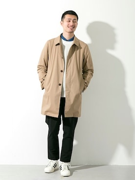 「ホワイトスニーカー」｜「アイテム（ステンカラーコート）」を使った、kondoさん（メンズ・180cm）の冬コーディネート